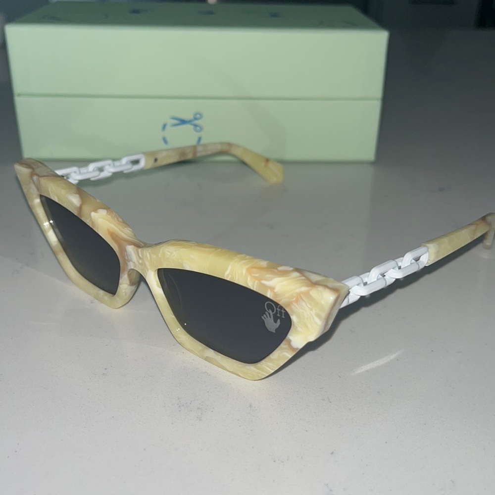 Off White Yellow Marble Cat Eye shades